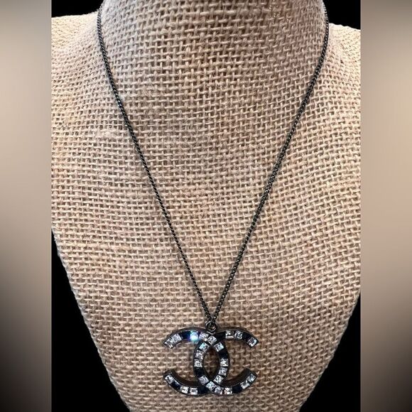 Chanel CC Rhinestone Necklace - Picture 8 of 8